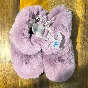 Kids purple slippers